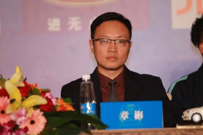 大方认爱卡哥：是的，我们订婚了 锦绣开年！