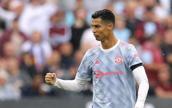 《巨齿鲨》曝光新版海报 鲨鱼血盆大口狰狞恐怖 2018-06-20 近日，科幻惊悚片《巨齿鲨》曝光了一张全新的海报。